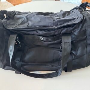 lululemon athletica Wunderlust Duffle Bag 40L